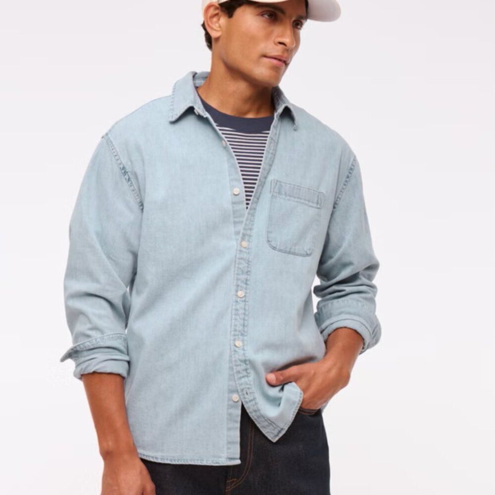 NWT Abercrombie & Fitch 100% Cotton Men's Denim Button-Up Shirt - Picture 2 of 8